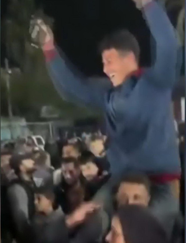 Ateşkes anlaşması sonrası Gazzeliler sokağa döküldü - Resim: 3