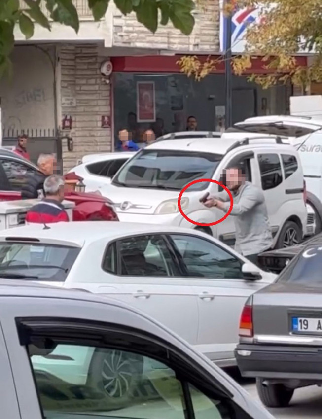 Başkent Ankara'da akılalmaz olay: Yol verme kavgasında silahını çekip tehdit etti - Resim: 4