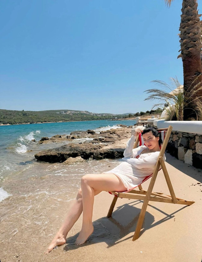 Merve Boluğur tatil pozlarıyla dikkatleri üzerine çekti. - Resim: 4