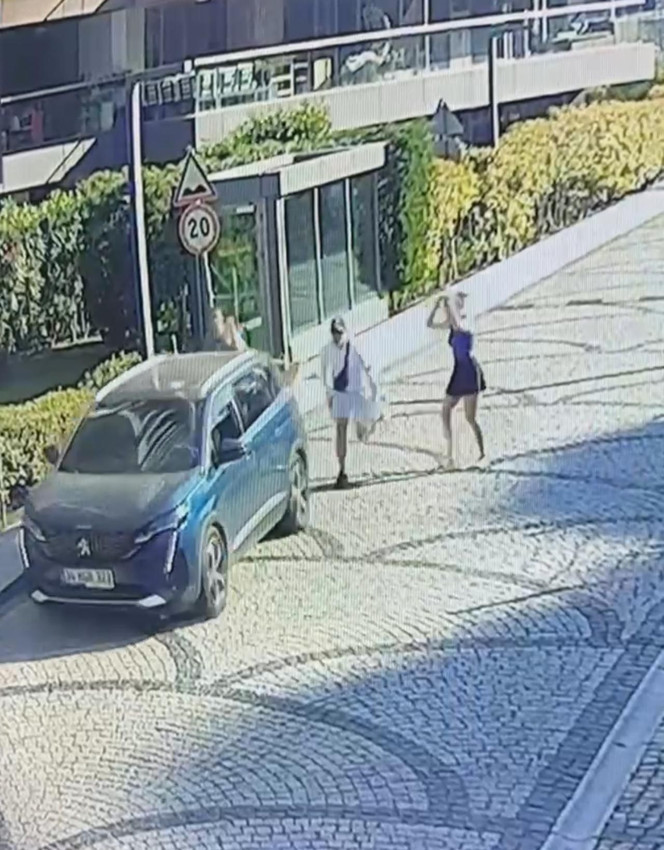 Bu nasıl anne! Çocuğu yaka paça araca bindirip kaçırdılar - Resim: 4