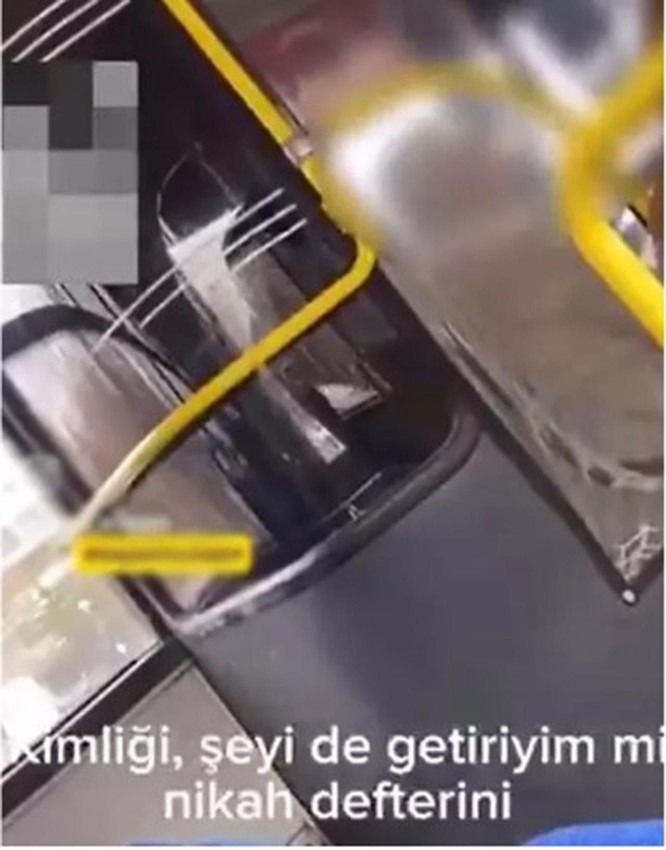 Otobüsteki ''sevişme'' tartışması sosyal medyayı salladı - Resim: 5