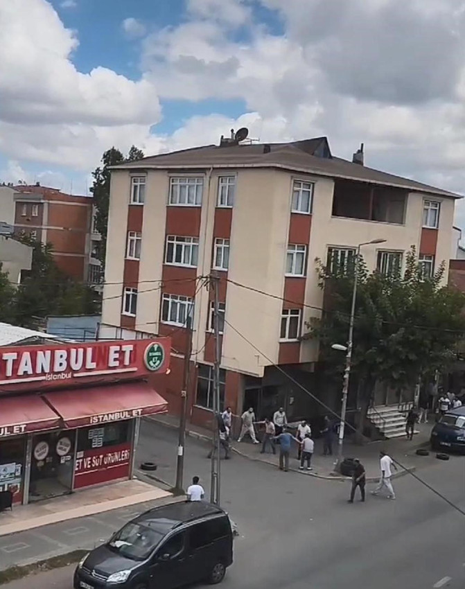 İstanbul Teksas'a döndü: Yol kavgasında mermiler havada uçuştu - Resim: 2