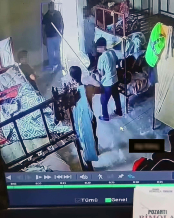 14 yaşındaki çocuğa işkence saniye saniye kamerada! - Resim: 1
