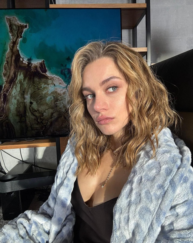 Miray Daner'in cesur sahneleri Bize Bi'şey Olmaz'a damgasını vurdu - Resim: 4