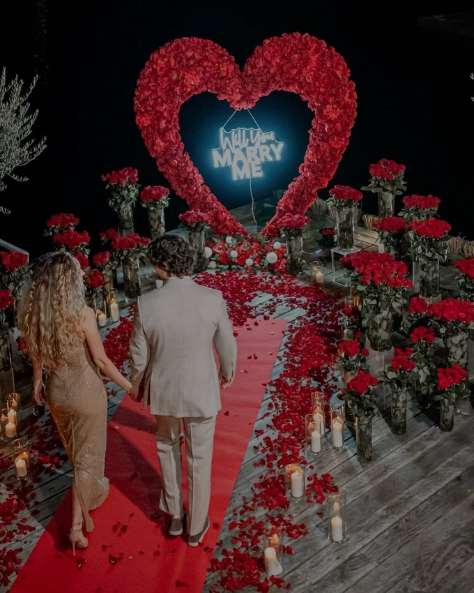 Milli futbolcu Ferdi Kadıoğlu'ndan romantik evlenme teklifi - Resim: 4
