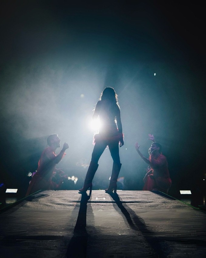 Sevgilisinden ayrılıp imaj değiştiren Hadise konserinde gözyaşlarını tutamadı - Resim: 2