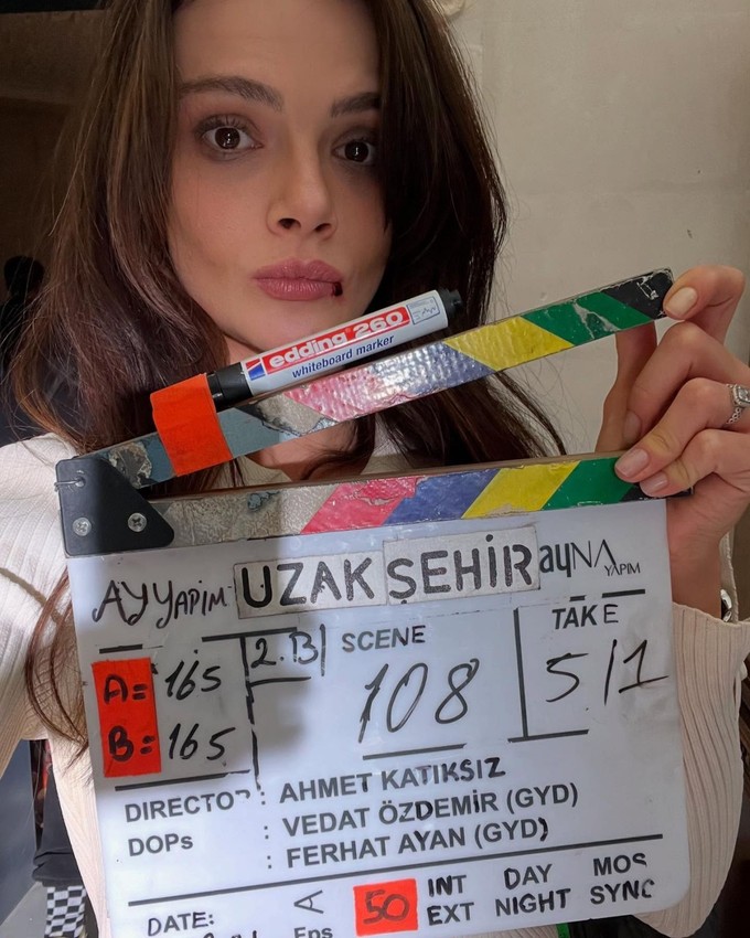Uzak Şehir'in Alya'sı Sinem Uysal'ın güzelli sırrı herkesi şaşırttı - Resim: 1