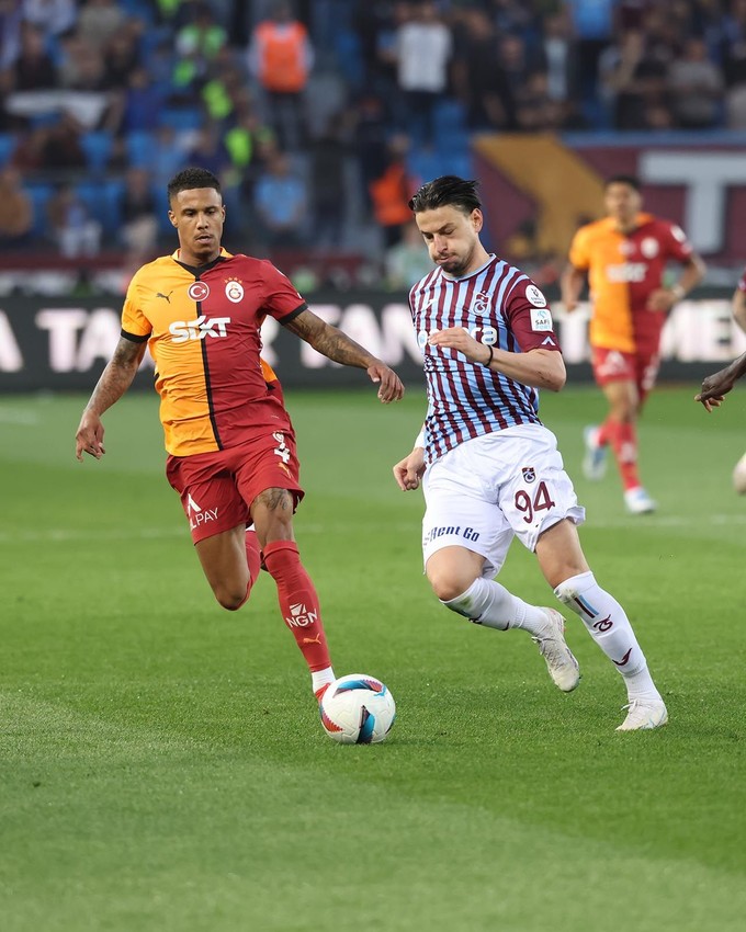 Galatasaray Trabzonspor'u devirdi, şampiyonlu artık kesin gibi - Resim: 1