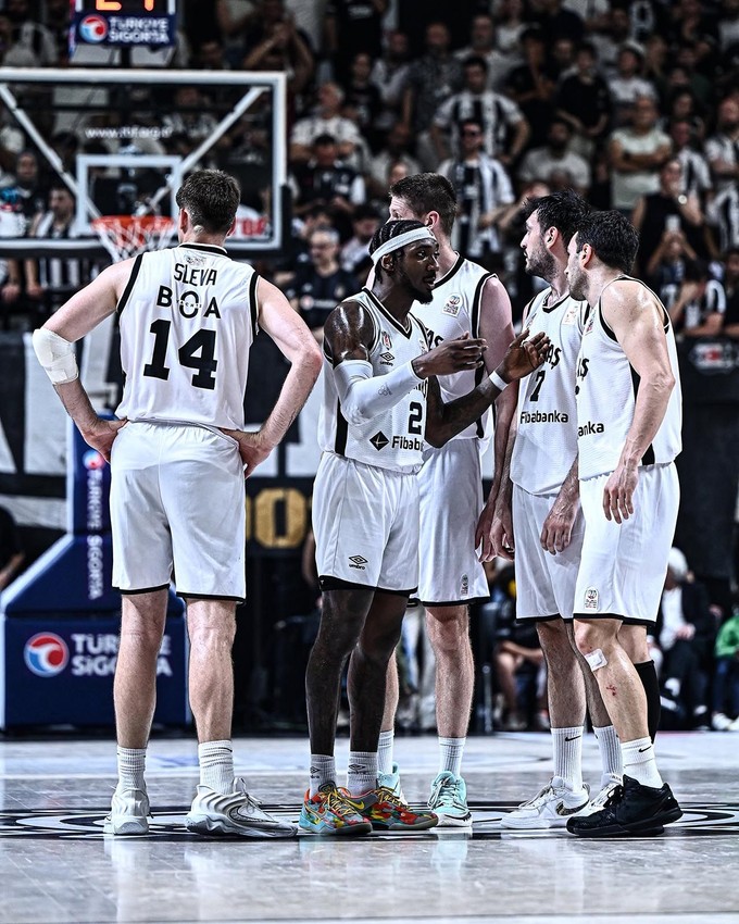Beşiktaş Fibabanka, Basketbol Süper Ligi yarı finalinde Anadolu Efes'i yıkıp geçti! - Resim: 4