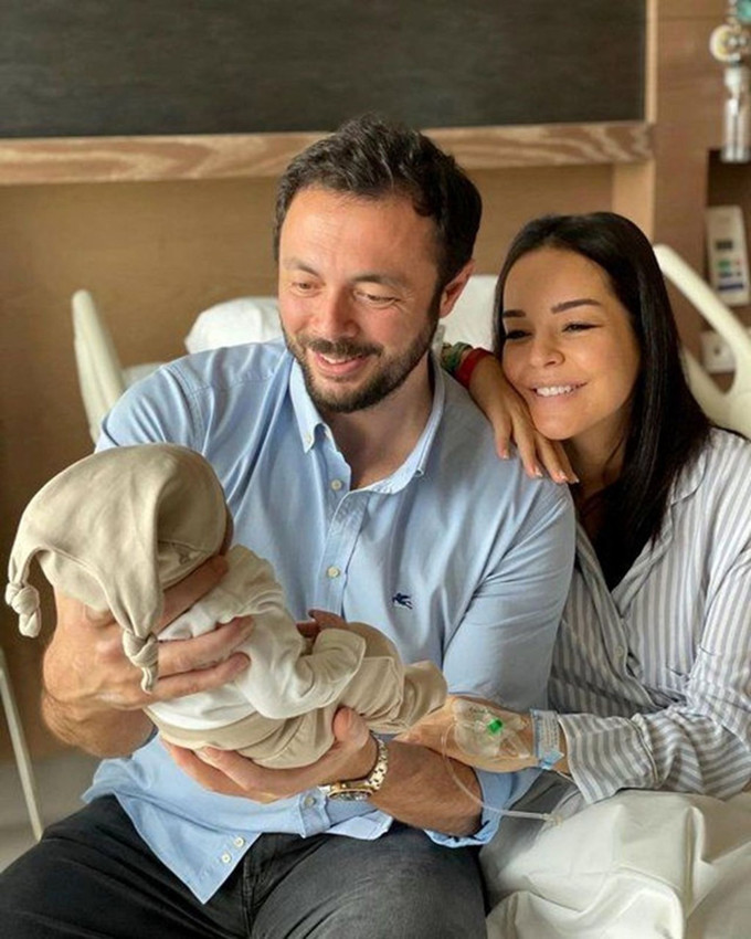 Boşandıktan sonra 7 kilo birden veren, 46 yaşında ve 2 çocuk annesi Bengü herkesi şaşırttı - Resim: 2