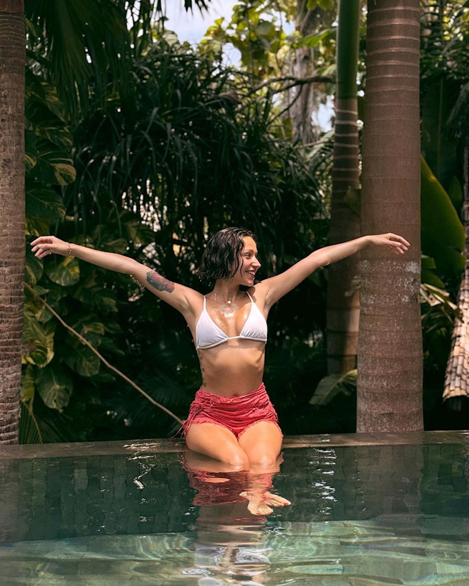 2025 Kayısı Güzeli Zeynep Bastık tekne pozlarıyla mankenlere meydan okudu - Resim: 1