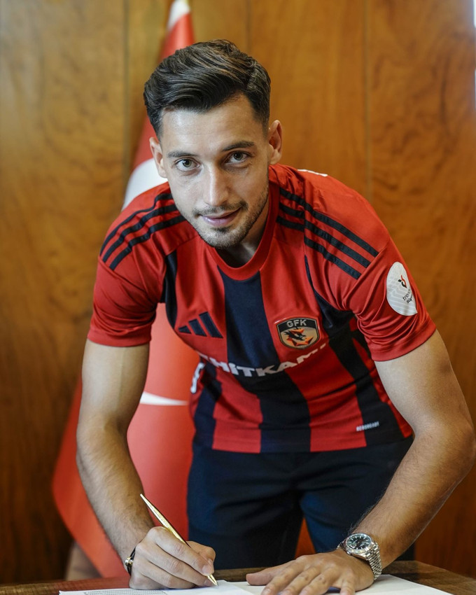 Beşiktaş'ta bir veda daha... Genç isim Beşiktaş'a veda etti - Resim: 1