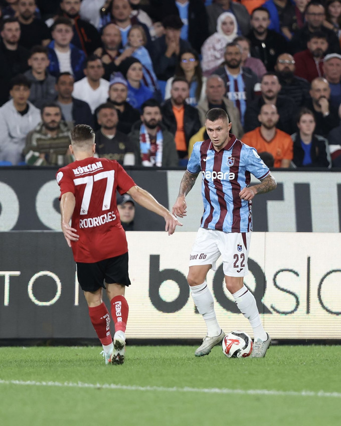 Trabzonspor ile Gaziantep 1'er puanı paylaştı, maç sonu kıyamet koptu - Resim: 1