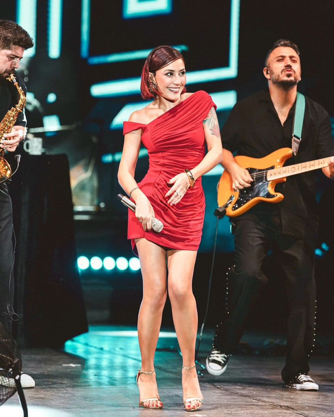 Melek Mosso'dan konsere damgasını vuran isyan: Erkek izleyicilerine seslendi - Resim: 1