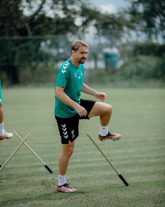 Sahada takım arkadaşını tokatlayan Caner Erkin'in cezası belli oldu - Resim: 1