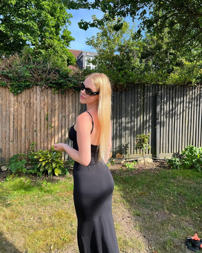 Türkiye'yi terk eden güzel oyuncu Serel Yereli Ege'nin cennetinde ortaya çıktı - Resim: 3