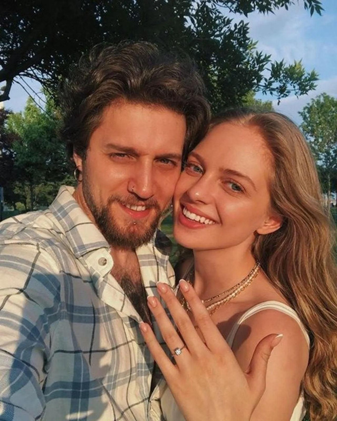 ''Asla boşanmayacağız'' diyen ünlü çift, 3 yıllık evliliklerini tek celsede bitirdi - Resim: 2