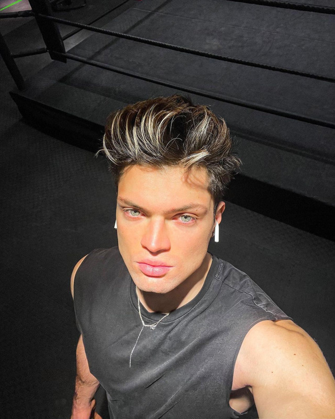 Kısmetse Olur ile ünlenip, Best Model seçilen Onur Alp Çam WWE ringine çıkacak - Resim: 3