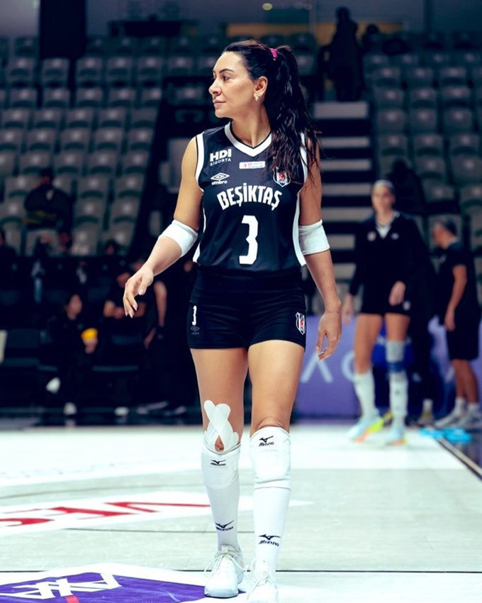 Filenin Sultanı Gizem Güreşen''çok güzeldi ama bitti'' deyip fileye veda etti - Resim: 2