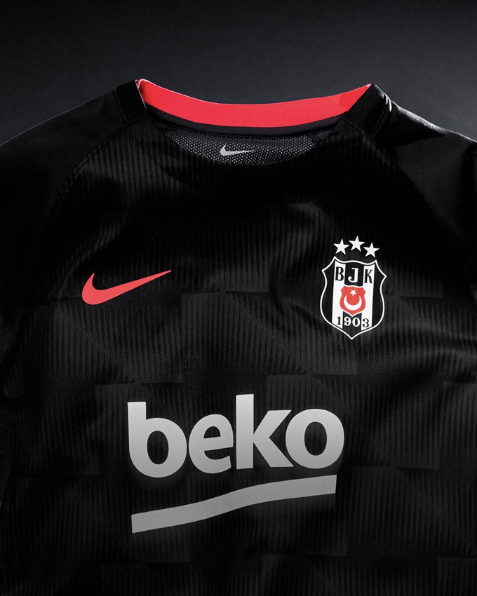 Beşiktaş yeni sezon formalarını görücüye çıkarttı - Resim: 2