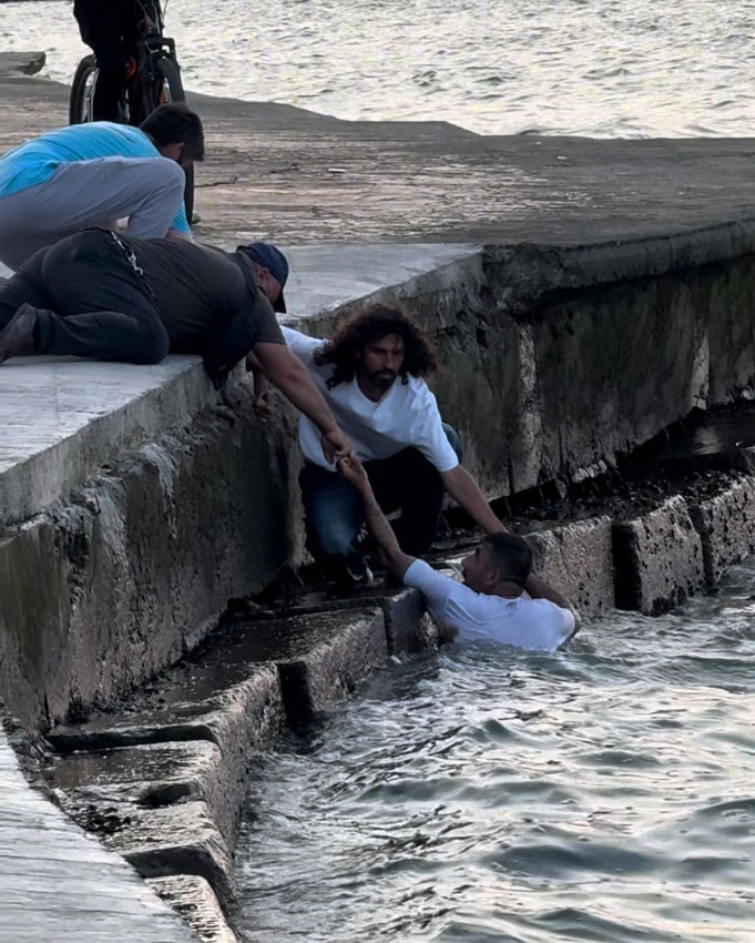 Polisten kaçmak için denize atladı, yorulunca teslim oldu - Resim: 2