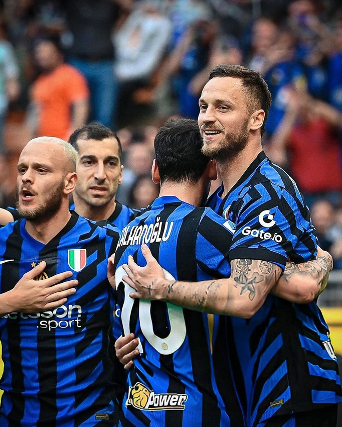 Inter, Hakan Çalhanoğlu'nun golüyle kupaya tutundu - Resim: 1