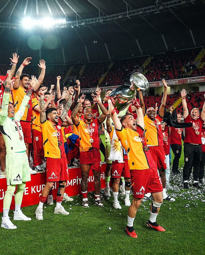 UEFA Yunus Akgün'ün golünü Avrupa'da sezonun en iyi golü seçti! - Resim: 1