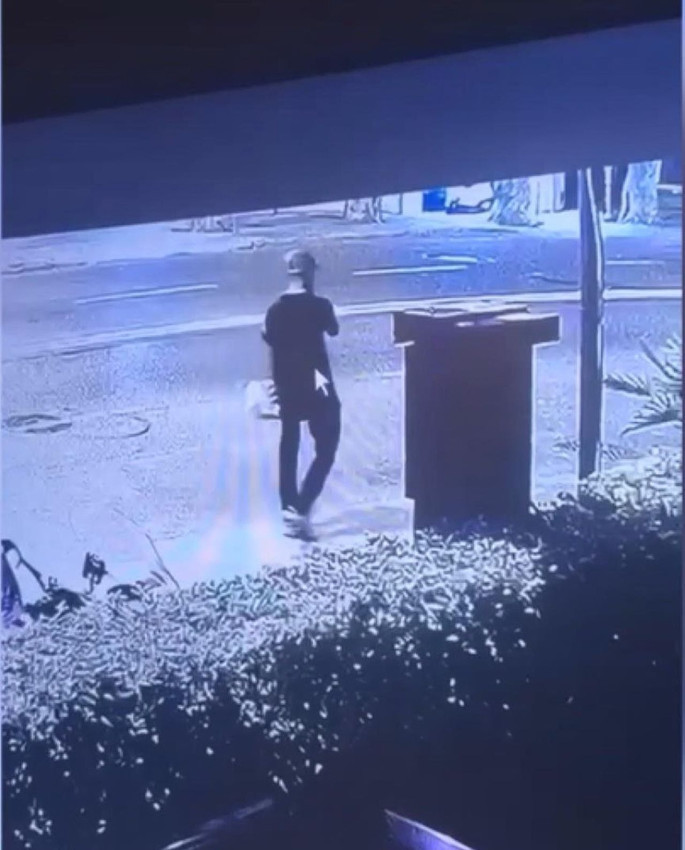 İstanbul'un ''molotofçu'' saldırganı kamerada: İki iş yerine molotof attı - Resim: 4