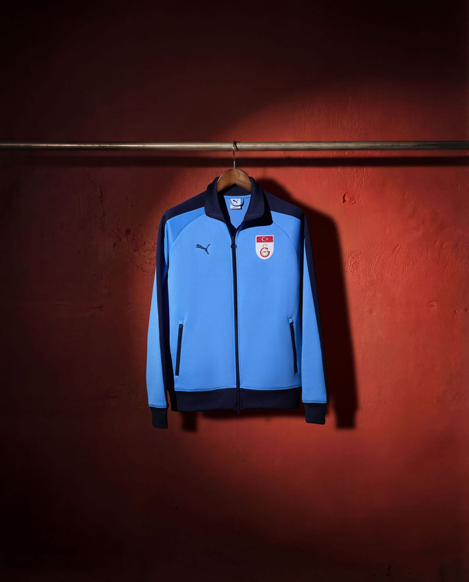 Galatasaray’dan 5 yıldızlı retro devrimi: Aslan’ın nostaljik formaları 5 yıldızla sahaya indi - Resim: 2