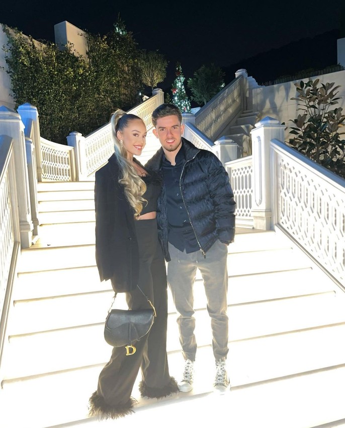 Milli futbolcu Ferdi Kadıoğlu'ndan romantik evlenme teklifi - Resim: 1