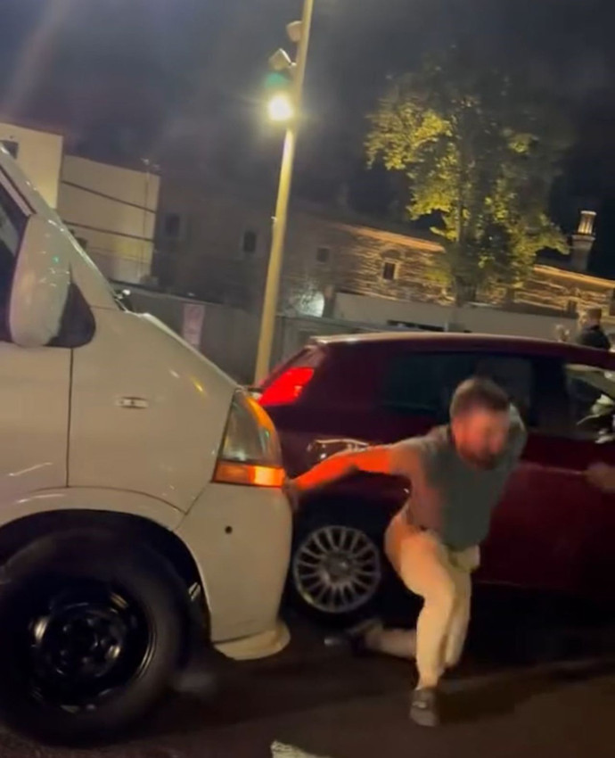 Trafikteki yol verme kavgası cinayete dönüştü: Aracıyla ezmeye çalıştı - Resim: 2