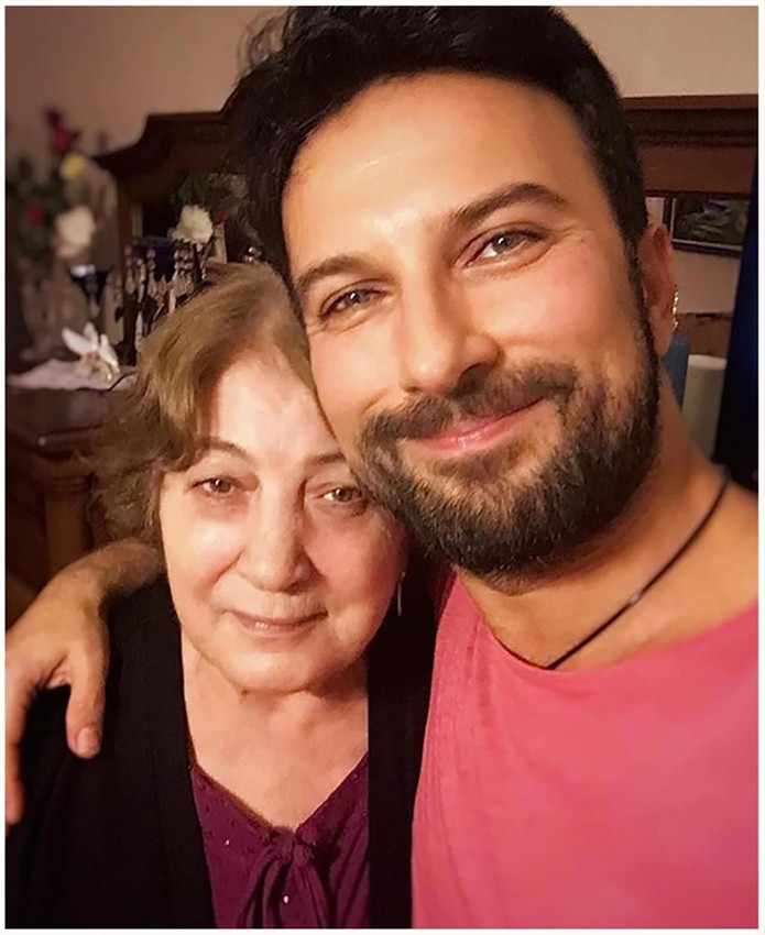 Megastar Tarkan'dan anneye son görev - Resim: 1
