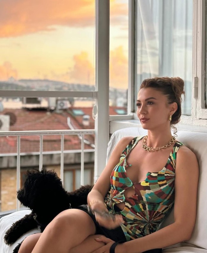 Burcu Özberk'ten hayranlarını heyecanlandıran haber - Resim: 3