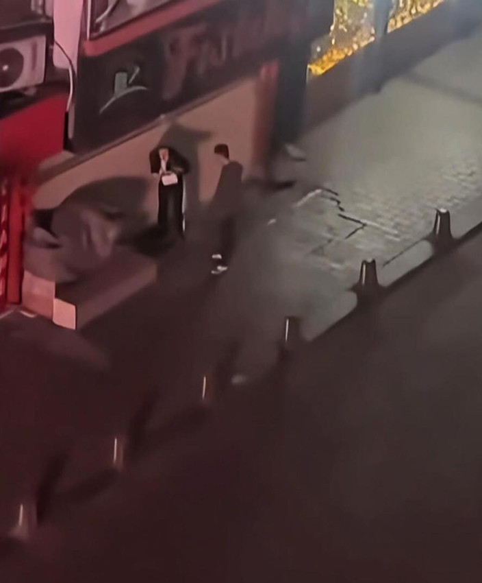 Yer: İstanbul... Sokak ortasında kadına dehşeti yaşattı - Resim: 4