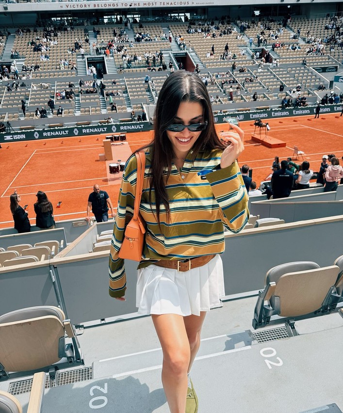 Hande Erçel'in tatil kombininin fiyatı dudak uçuklattı - Resim: 2