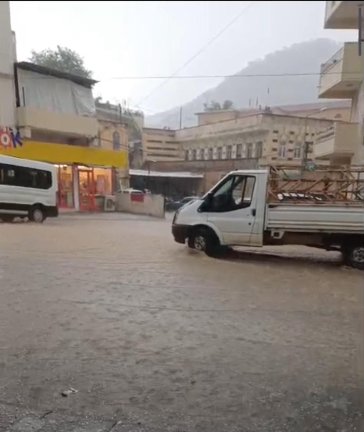 Mardin'de sağanak hayatı felç etti - Resim: 4