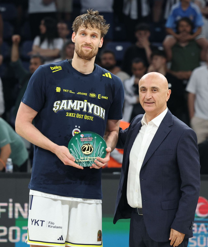 Basketbol Süper Ligi'nde Şampiyon Fenerbahçe: Son Saniye Üçlüğüyle Gelen Zafer - Resim: 2