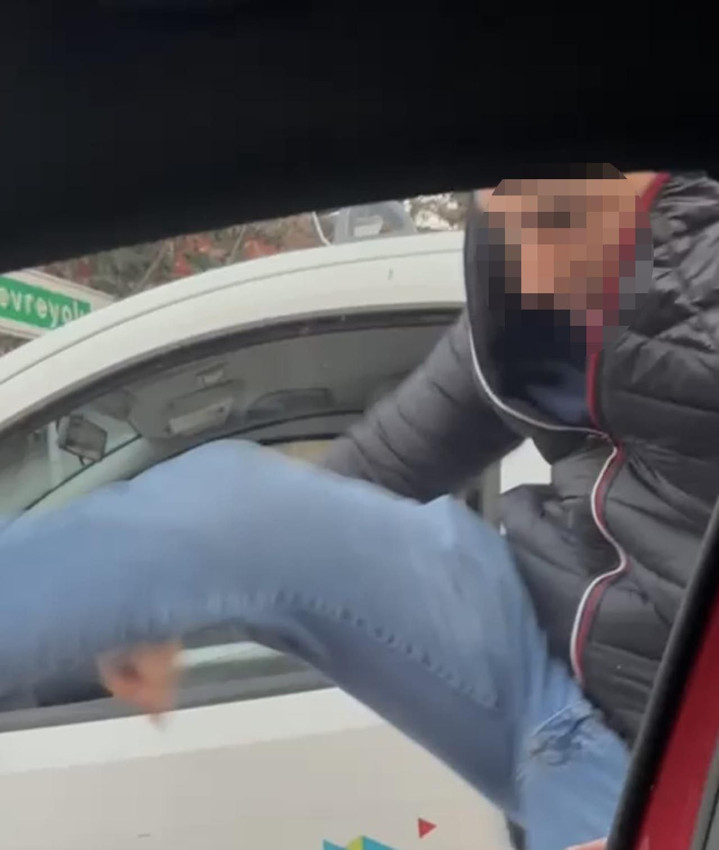 Kadın doktorun aracına tekmeyle saldırıp tehdit savurdu - Resim: 2