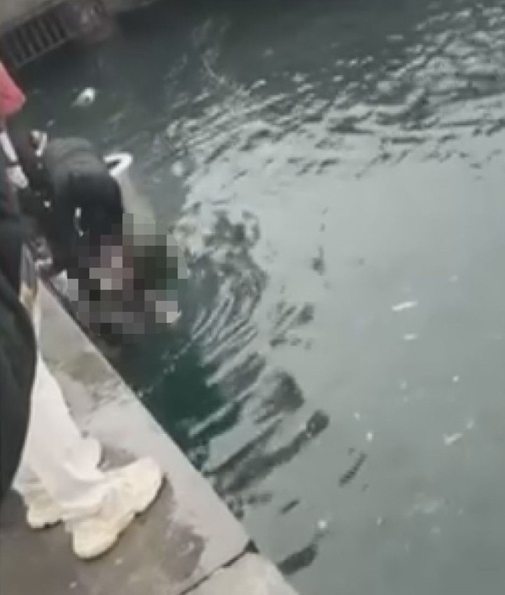 Engelli vatandaş denize düştü, 3 engelli vatandaş arkadaşları için denize atladı ama... - Resim: 4