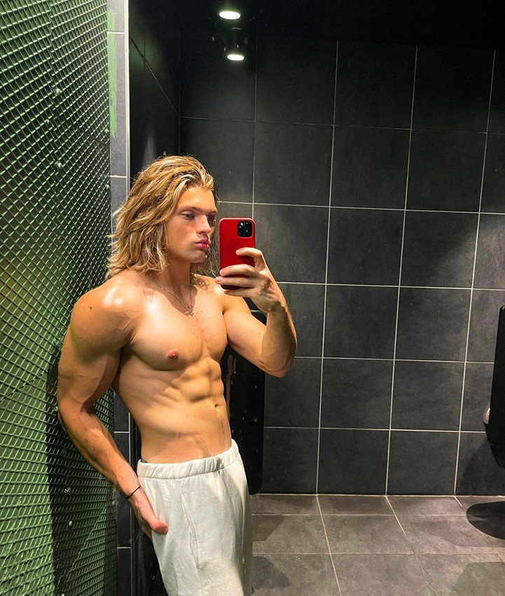 Kısmetse Olur ile ünlenip, Best Model seçilen Onur Alp Çam WWE ringine çıkacak - Resim: 4