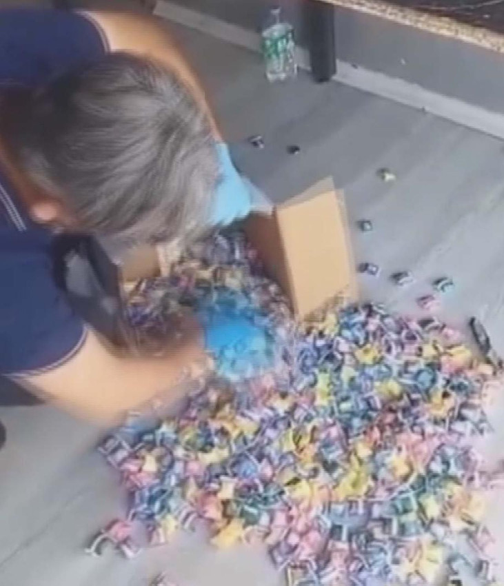 Masaj salonu suç merkezi çıktı: Gizli kamerayla şantaj ve fuhuş skandalı! - Resim: 3