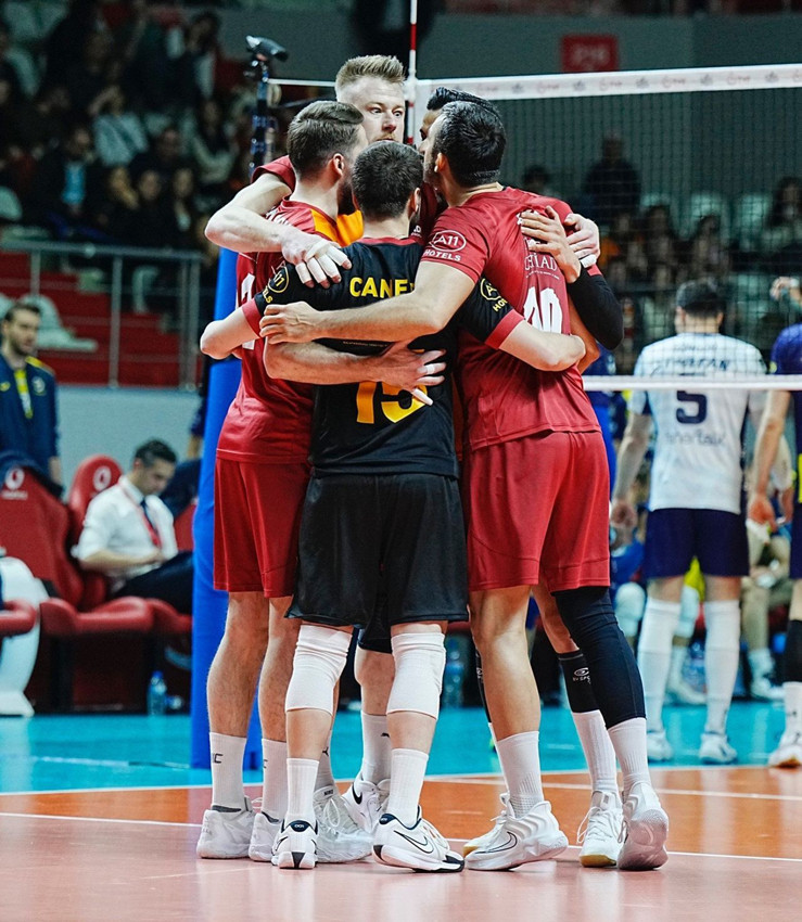 Filedeki Galatasaray - Fenerbahçe derbisinde gülen Galatasaray oldu - Resim: 3
