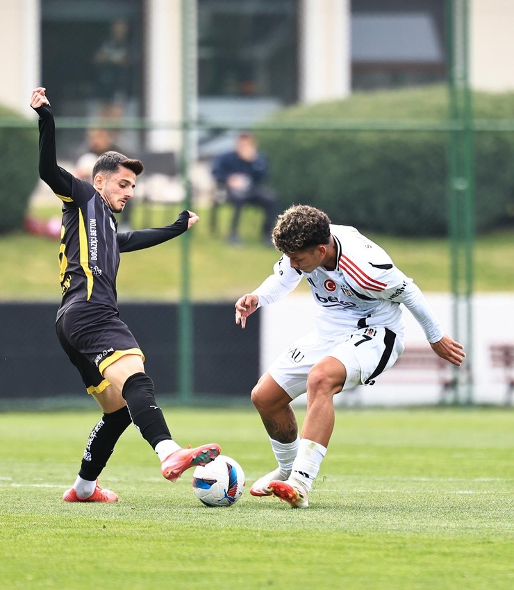Beşiktaş evinde 3-1 mağlup oldu - Resim: 4