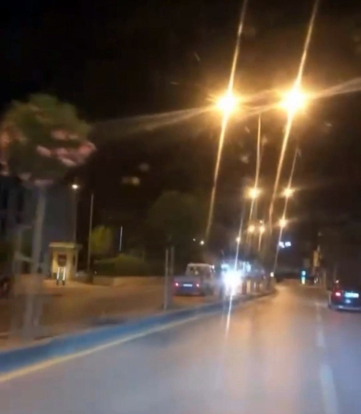 Al sana bir tane daha... Ters yönde ve sol şeritteki trafik teröristi kamerada - Resim: 4