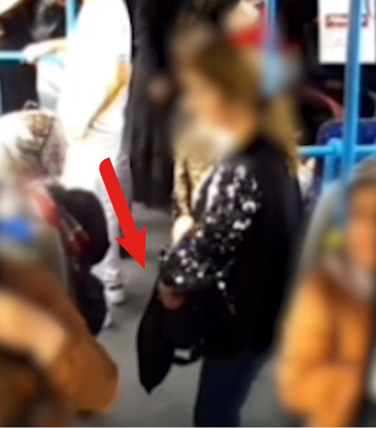 Özel Halk Otobüsü'nde ''ben buldum benimdir'' hırsızlığı kameraya böyle yansıdı - Resim: 2