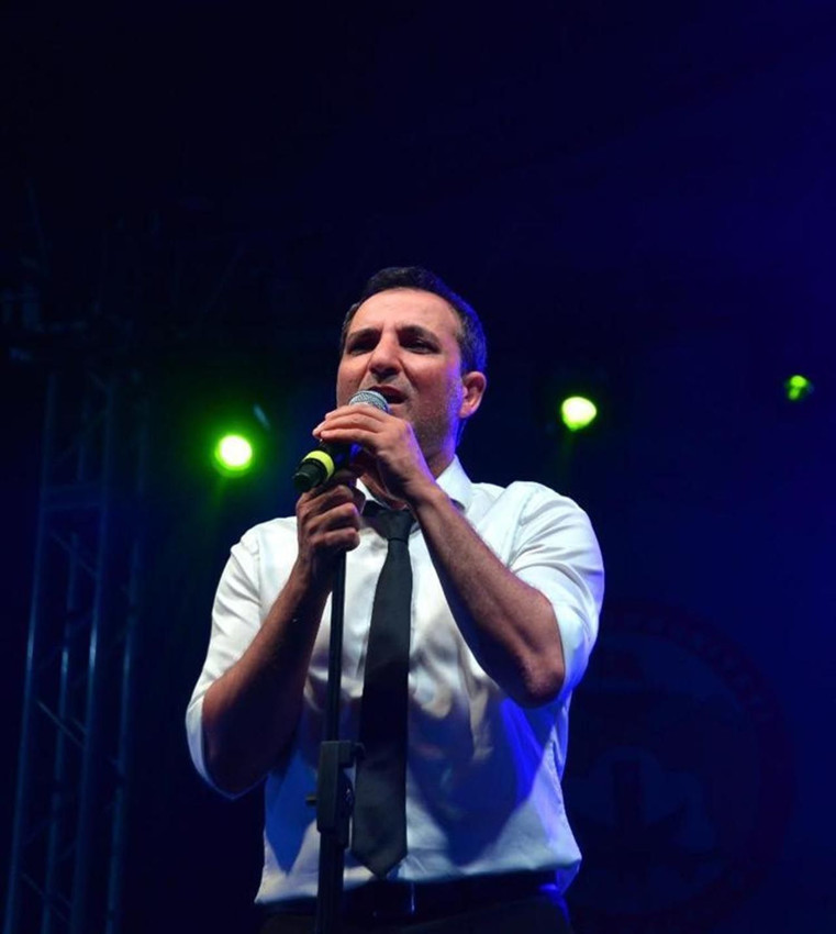 Rafet El Roman sessiz sedasız nişanlandı! Üçüncü kez evleniyor - Resim: 3