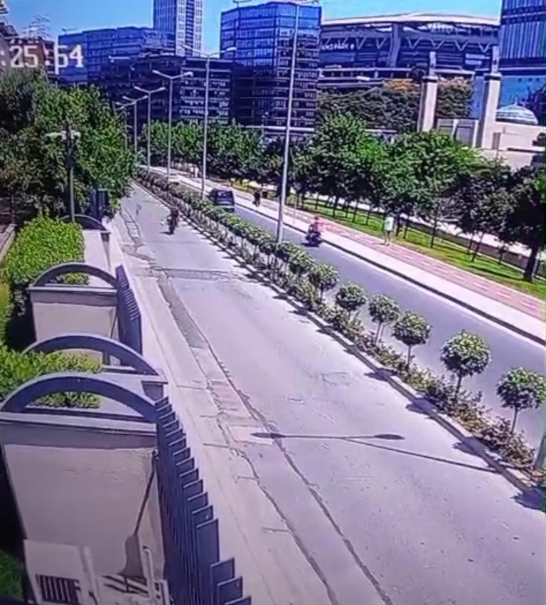 İstanbul'da tek teker faciası kamerada - Resim: 1
