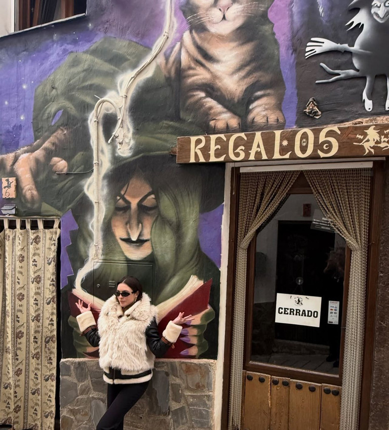 Melis Sezen'den Delikanlı mesaisine İspanya arası; Tatil pozları olay oldu - Resim: 4