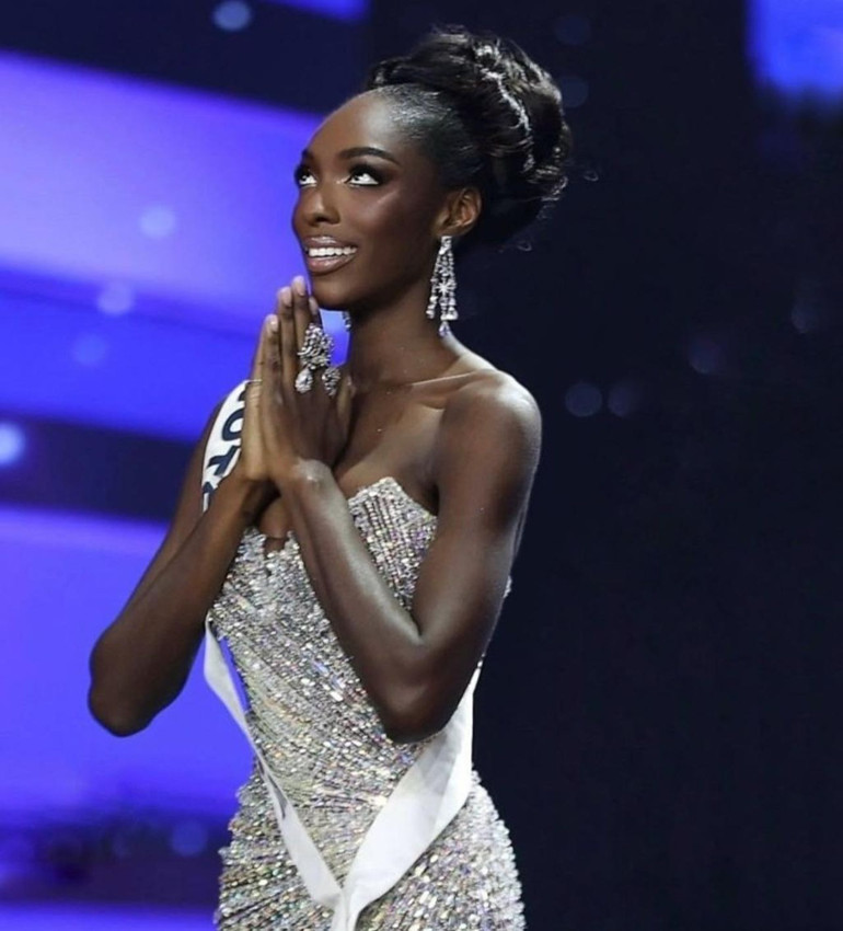 Eski Dünya Güzelimiz Azra Akın'dan Miss Universe'te ilk 30'a giremeyen Ceren Arslan'a destek... - Resim: 4