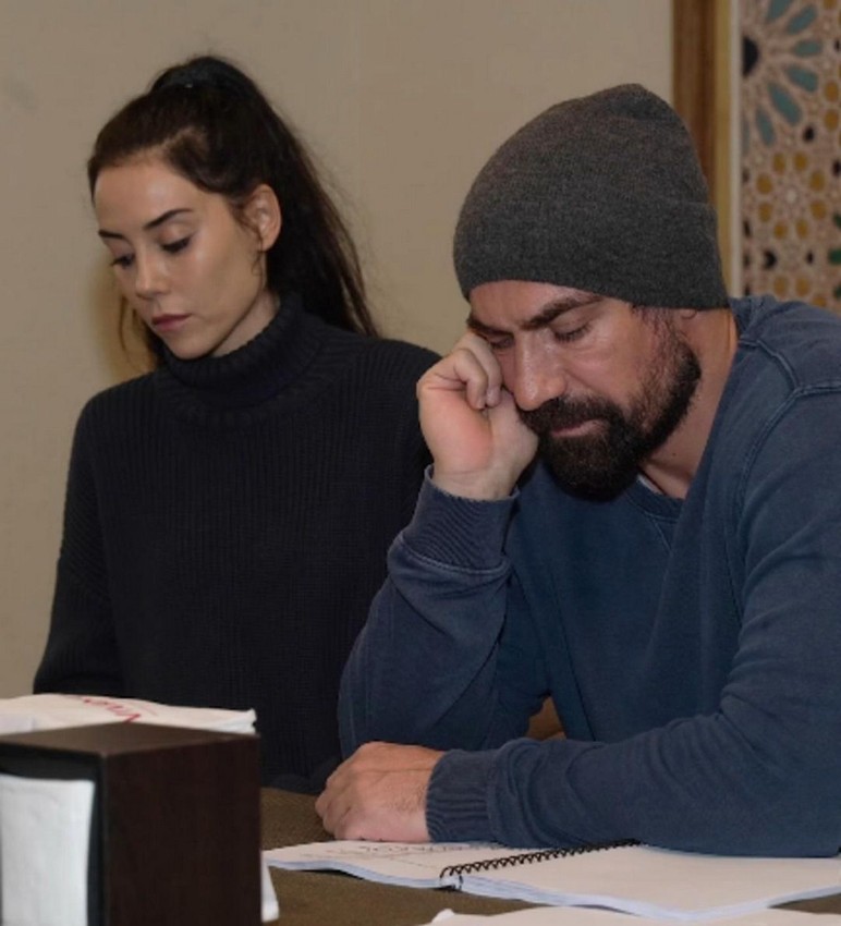 Cansu Dere ile İbrahim Çelikkol'un Binbir Gece Masalı'ndaki bölüm başı ücretleri dudak uçuklattı - Resim: 1